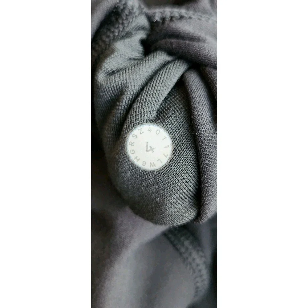 Lululemon Black High Rise Crop Leggings Womens Gym Waist Pocket Sz 4